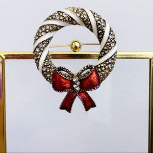 VTG Red White Enamel Rhinestone Wreath Brooch